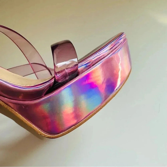 NWOT Guess Metallic Strappy Sandals - Picture 6 of 7